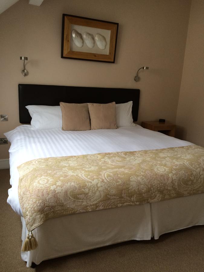 The Britannia Coaching Inn 애버디피 외부 사진